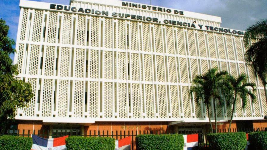 Nombran tres viceministros y dos asesores en el Mescyt Nombran tres viceministros y dos asesores en el Mescyt