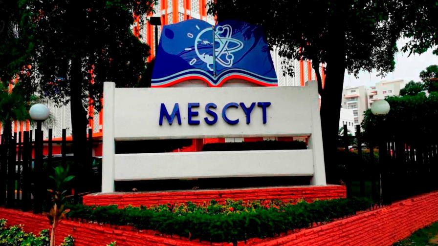 Médicos residentes becados en Rusia reclaman al Mescyt pago de matrícula y manutención Médicos residentes becados en Rusia reclaman al Mescyt pago de matrícula y manutención