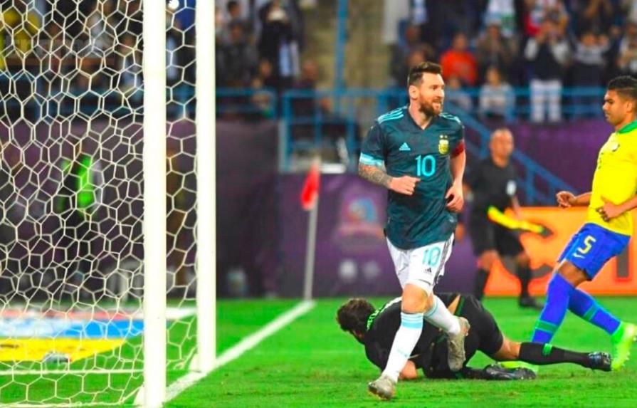 Messi regresa a selección argentina con gol del triunfo 1-0 ante un Brasil en baja