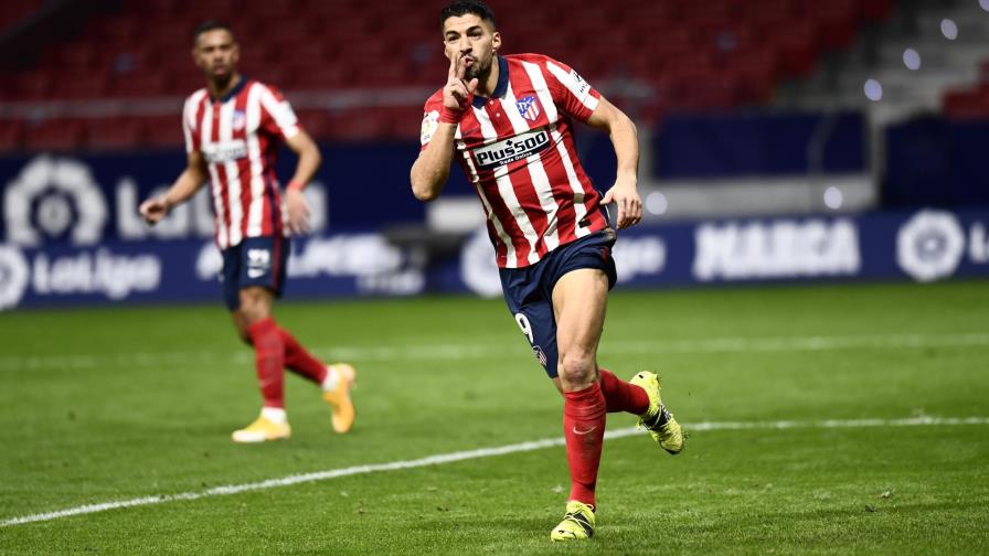 El Atlético se deja empatar en la agonía, la Liga se aprieta El Atlético se deja empatar en la agonía, la Liga se aprieta