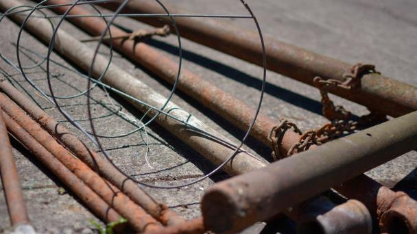 Cierran varias metaleras que operaban de manera ilegal en La Romana