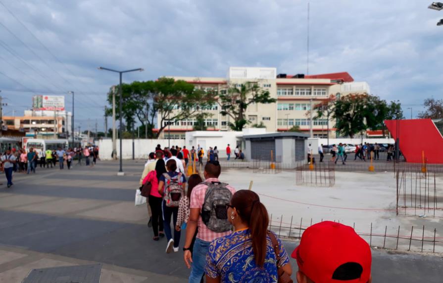 Ciudadanos exhiben cultura ejemplar en uso del Metro de Santo Domingo