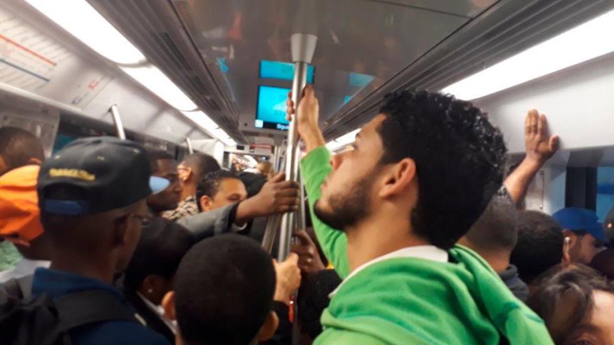 Lo que no se puede hacer en el Metro y Teleférico de Santo Domingo 