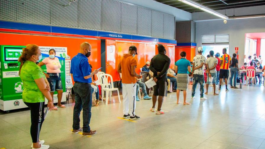 Anuncian jornadas de vacunación en estaciones del Metro y Teleférico Anuncian jornadas de vacunación en estaciones del Metro y Teleférico