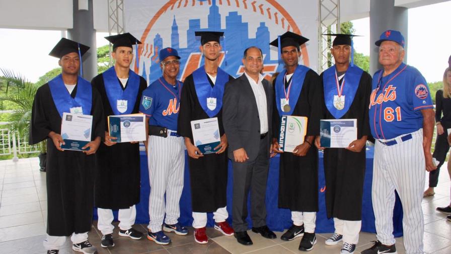 Seis prospectos Mets se gradúan de bachilleres 