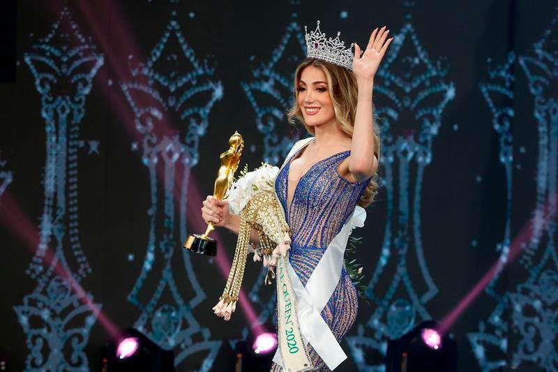 Mexicana se alza con premio de belleza transgénero en Tailandia