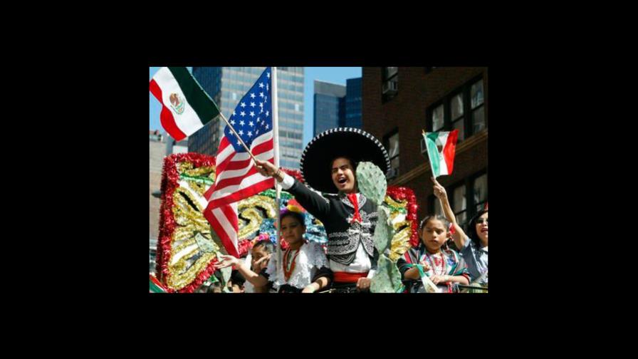 Mexicanos en EEUU podrán abrir cuentas desde consulados