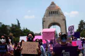 Feministas protestan en Ciudad de México por feminicidio de maestra