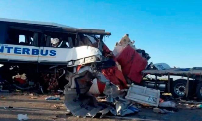 Al menos 16 muertos y 22 heridos en accidente en carretera del norte de México