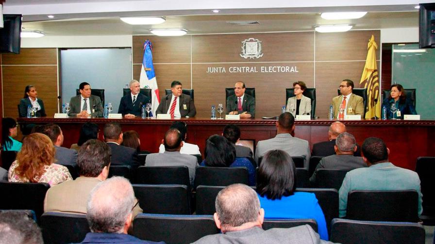 JCE pide a OEA permanencia de misión hasta que terminen todas las elecciones JCE pide a OEA permanencia de misión hasta que terminen todas las elecciones