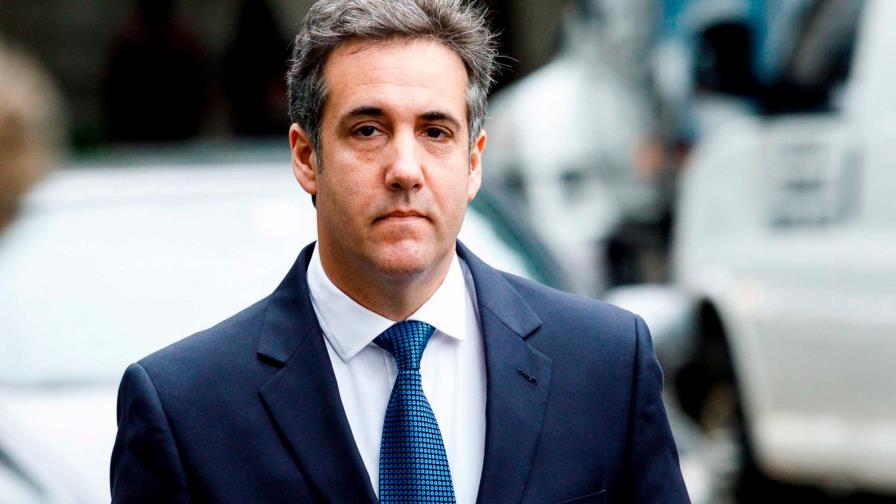 Exabogado de Trump dice que lo arestaron para evitar que publicara un libro