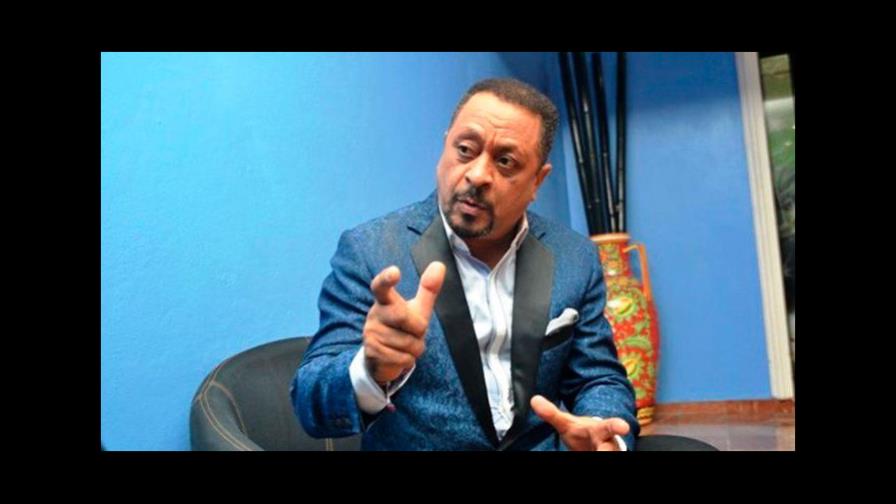 Michael Miguel era el animador de la fiesta de Tamboril 