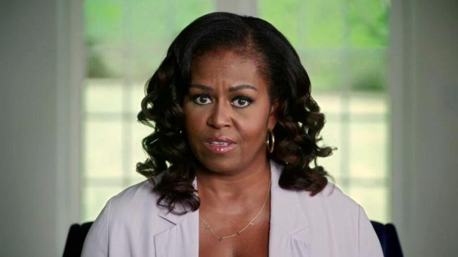 Michelle Obama dice Trump es un presidente “infantil y antipatriótico”