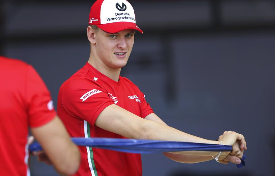 El hijo de Michael Schumacher pilotará un Ferrari de F1 en ensayos en Baréin