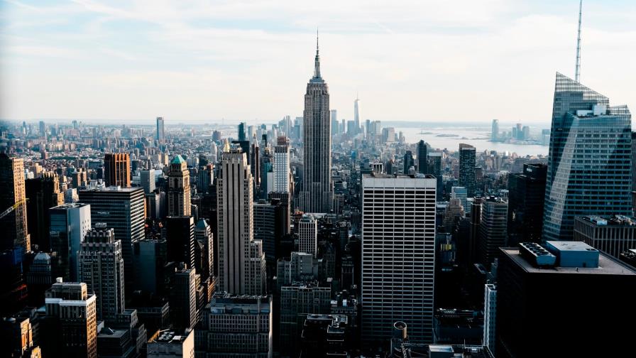 Los alquileres en Nueva York siguen desplomándose tras un año de pandemia