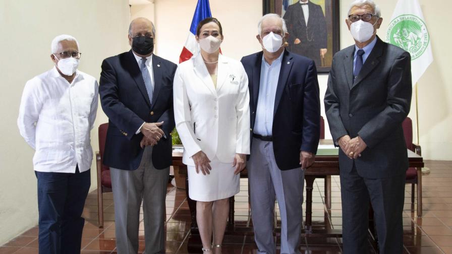 La Academia Dominicana de la Historia recibe a doctor Wilfredo Lozano como miembro La Academia Dominicana de la Historia recibe a doctor Wilfredo Lozano como miembro