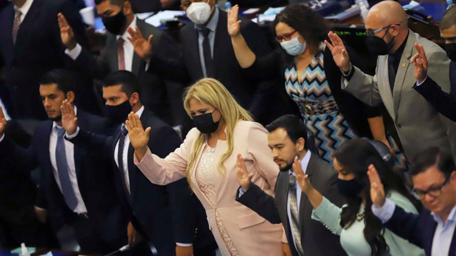 El Salvador entra en una nueva crisis política