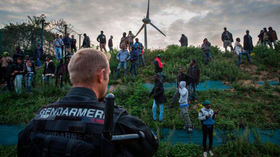 Sube la tensión entre París y Londres por el paso de migrantes en La Mancha