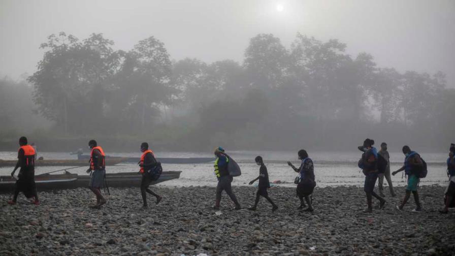 Hallan tres cuerpos de supuestos migrantes en un río fronterizo de Panamá Hallan tres cuerpos de supuestos migrantes en un río fronterizo de Panamá