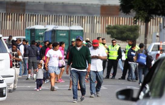 Caravana migrante se divide en México entre rechazo de pobladores y críticas de Trump 