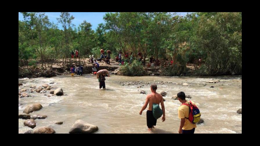 Traficantes usan política de Biden para impulsar migración, dice canciller de Honduras