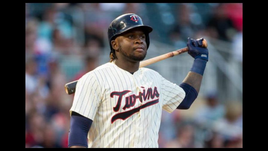 Miguel Sanó anuncia que está libre de coronavirus