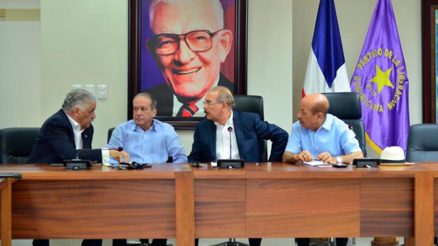 Arranca la reunión del Comité Político del PLD con Miguel Vargas Maldonado presente
