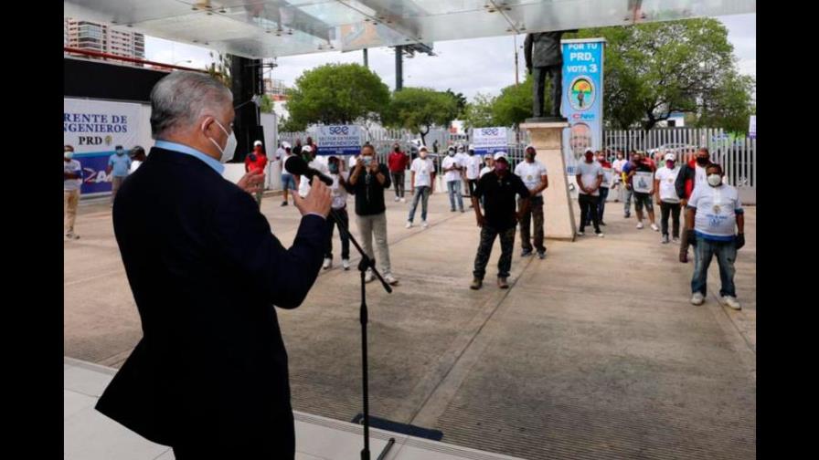 Exdirigentes de la Fuerza del Pueblo, jóvenes, transportistas y religiosos ingresan al PRD