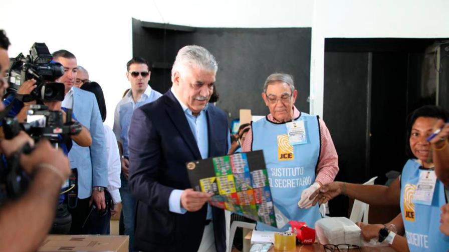 Miguel Vargas: votación ordenada reafirma la confianza en la democracia Miguel Vargas: votación ordenada reafirma la confianza en la democracia
