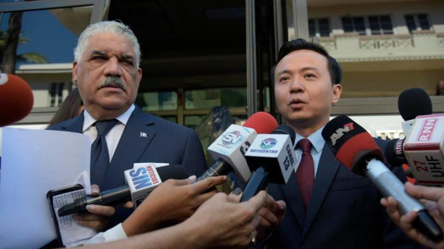 Gobierno de China dona autobuses al Ministerio de Relaciones exteriores Gobierno de China dona autobuses al Ministerio de Relaciones exteriores