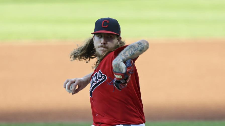 Clevinger fue apartado tras romper protocolo pero se reporta que viajó con el equipo Clevinger fue apartado tras romper protocolo pero se reporta que viajó con el equipo