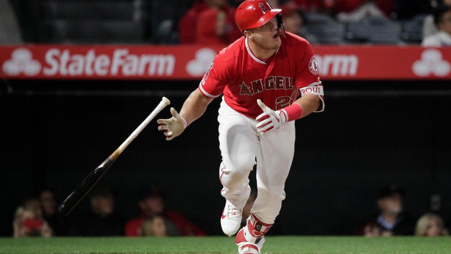 Pujols empata en hits con Ichiro en gran jornada de Trout