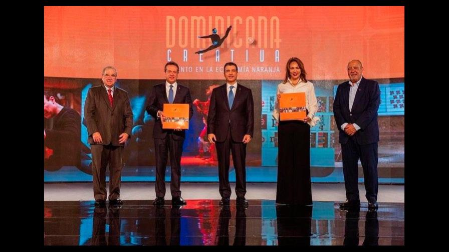 El Popular impulsa las industrias creativas con libro sobre economía naranja