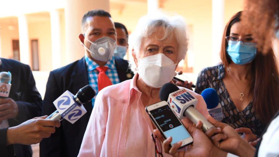 Milagros Ortiz Bosch cree Procuraduría y Policía deben explicar multas aplicadas por violar toque de queda 