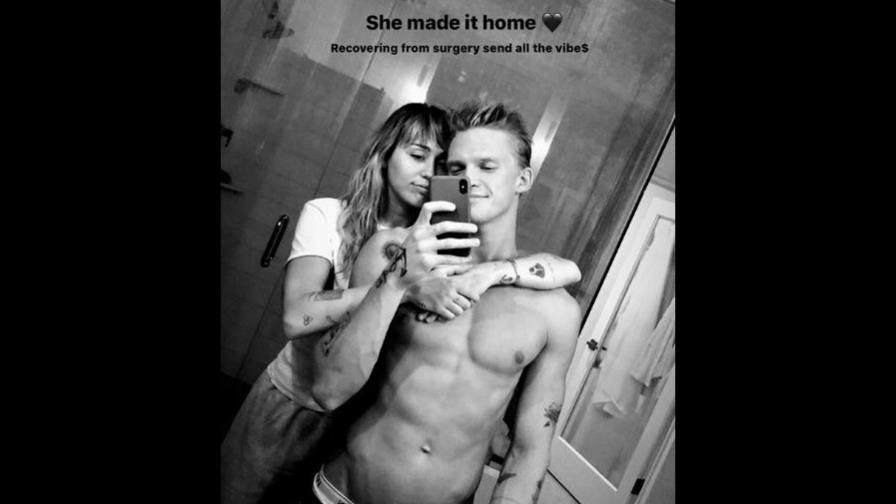 ¿Miley Cyrus en una relación con Cody Simpson?