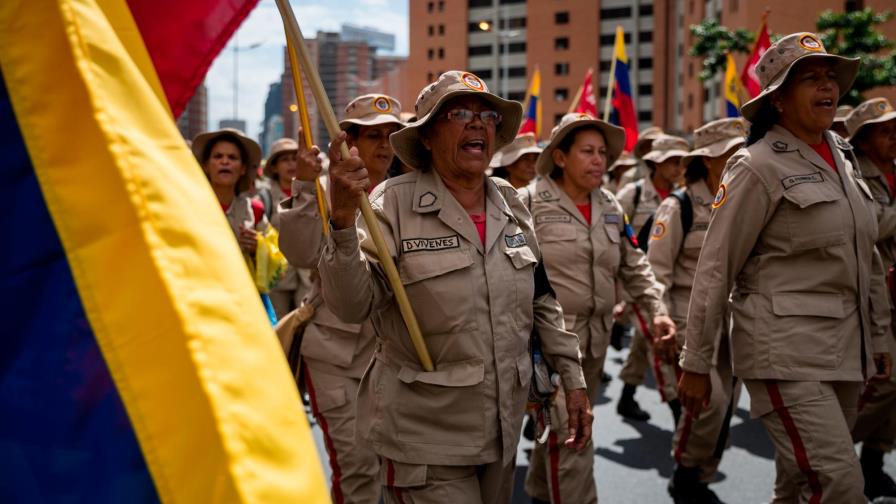 Los milicianos, los ojos y las manos de Maduro para preservar el chavismo