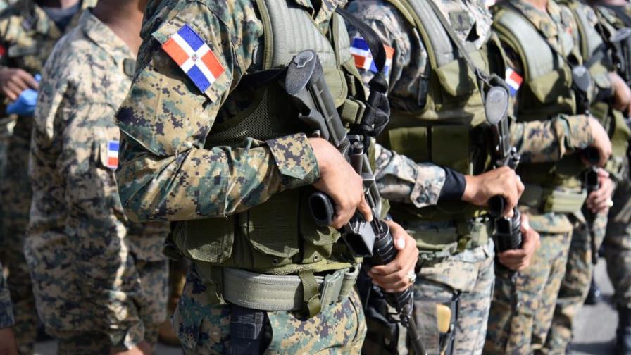 Abinader asegura aumento salarial incluirá más adelante al Ejército, la Armada y Fuerza Área 