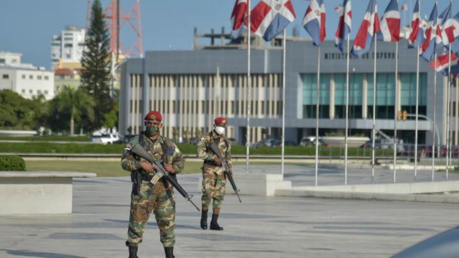 Militarizan Plaza de la Bandera ante amenaza de protestas de jóvenes frente a la Junta