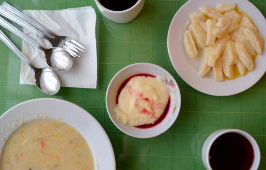 “Bares de leche” polacos, una institución gastronómica en crisis por la covid