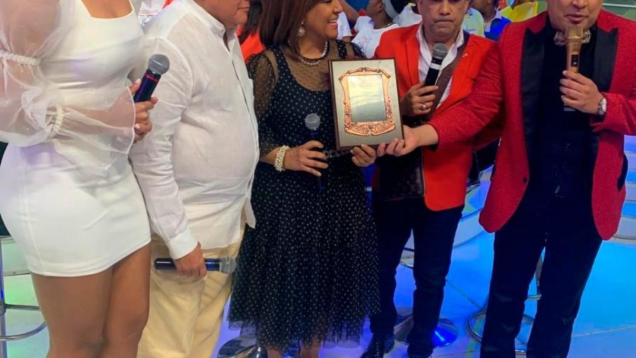 Milly Quezada y “Pégate y Gana con el Pachá” realizan homenaje póstumo a Rafael Quezada