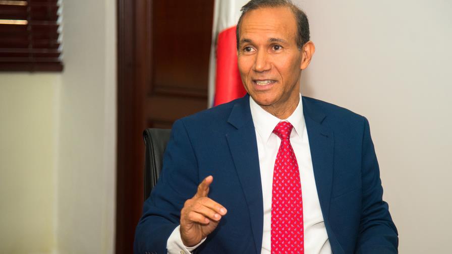 Ministro: es irresponsable actitud de gremios en paro contra ARS Humano