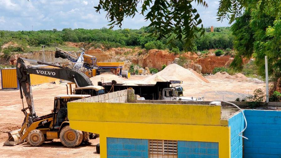 Paralizan operaciones de varias minas de cantera de la región este y del nordeste