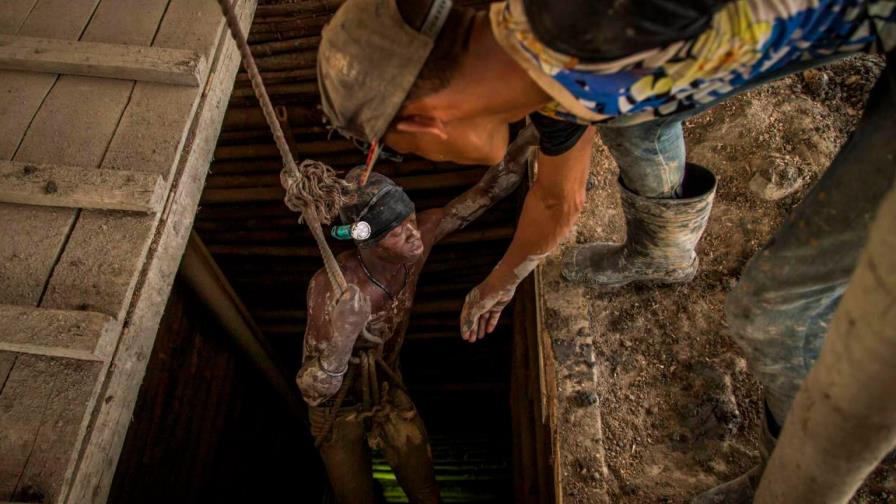 Ejecutivo emite decreto que regula la extracción de ámbar y larimar