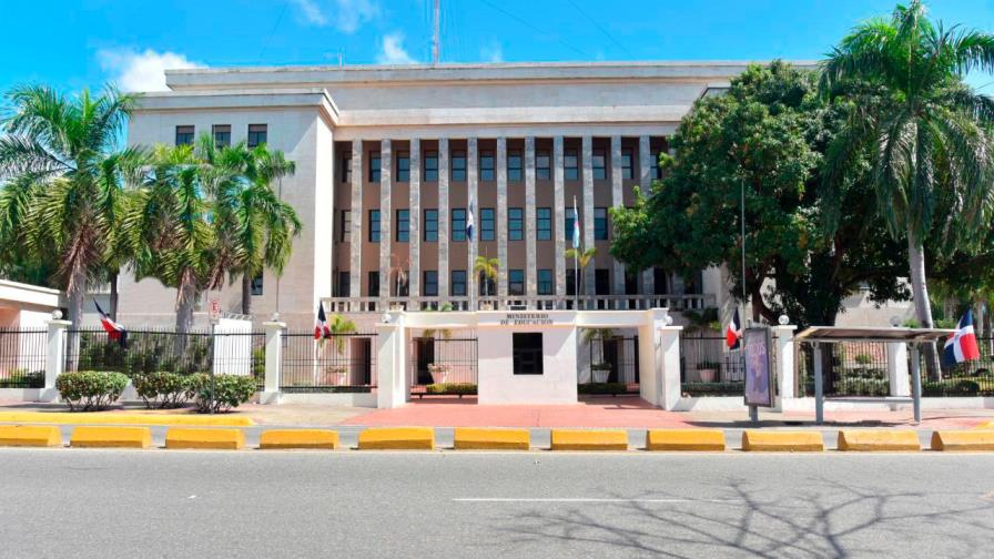 Renuncia la comisión de observadores del concurso docente del Minerd