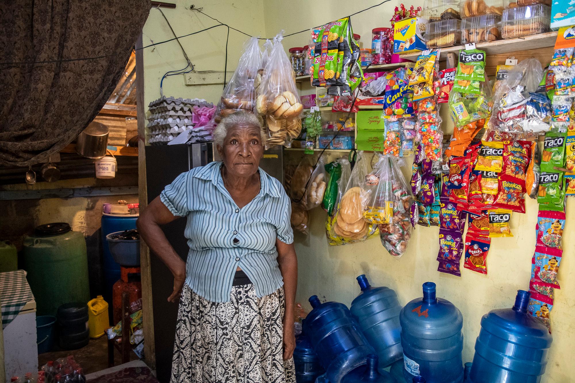 Minerva Mosquea es fundadora del callejón “Los Fonso” .