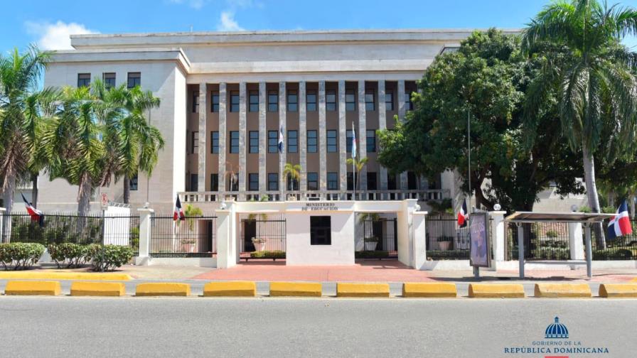 Educación comenzará este lunes capacitación a profesores para año escolar a distancia Educación comenzará este lunes capacitación a profesores para año escolar a distancia