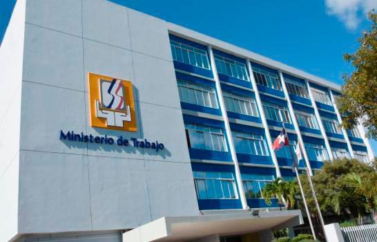Economía dominicana generó más de 735,000 nuevos empleos formales en últimos siete años