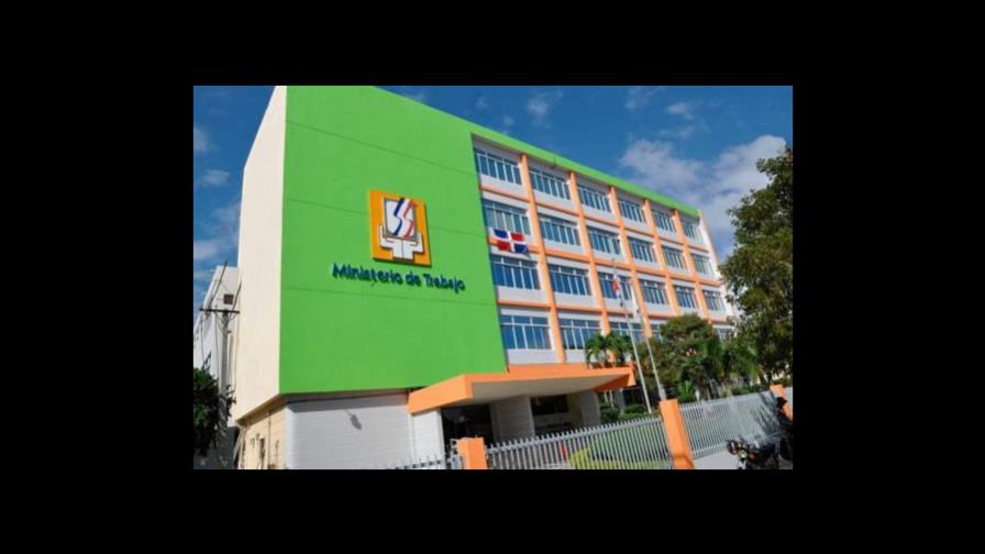 Empresas solicitan suspensión de contratos laborales para 814 mil trabajadores Empresas solicitan suspensión de contratos laborales para 814 mil trabajadores