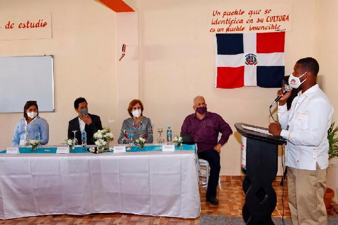 Ministra de Cultura realiza recorrido por espacios culturales de Boca Chica