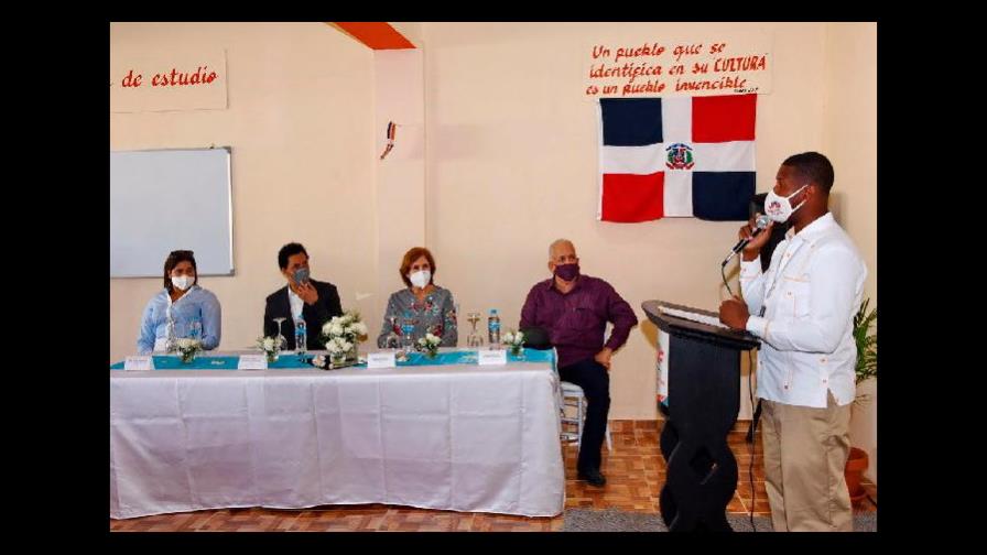 Ministra de Cultura realiza recorrido por espacios culturales de Boca Chica